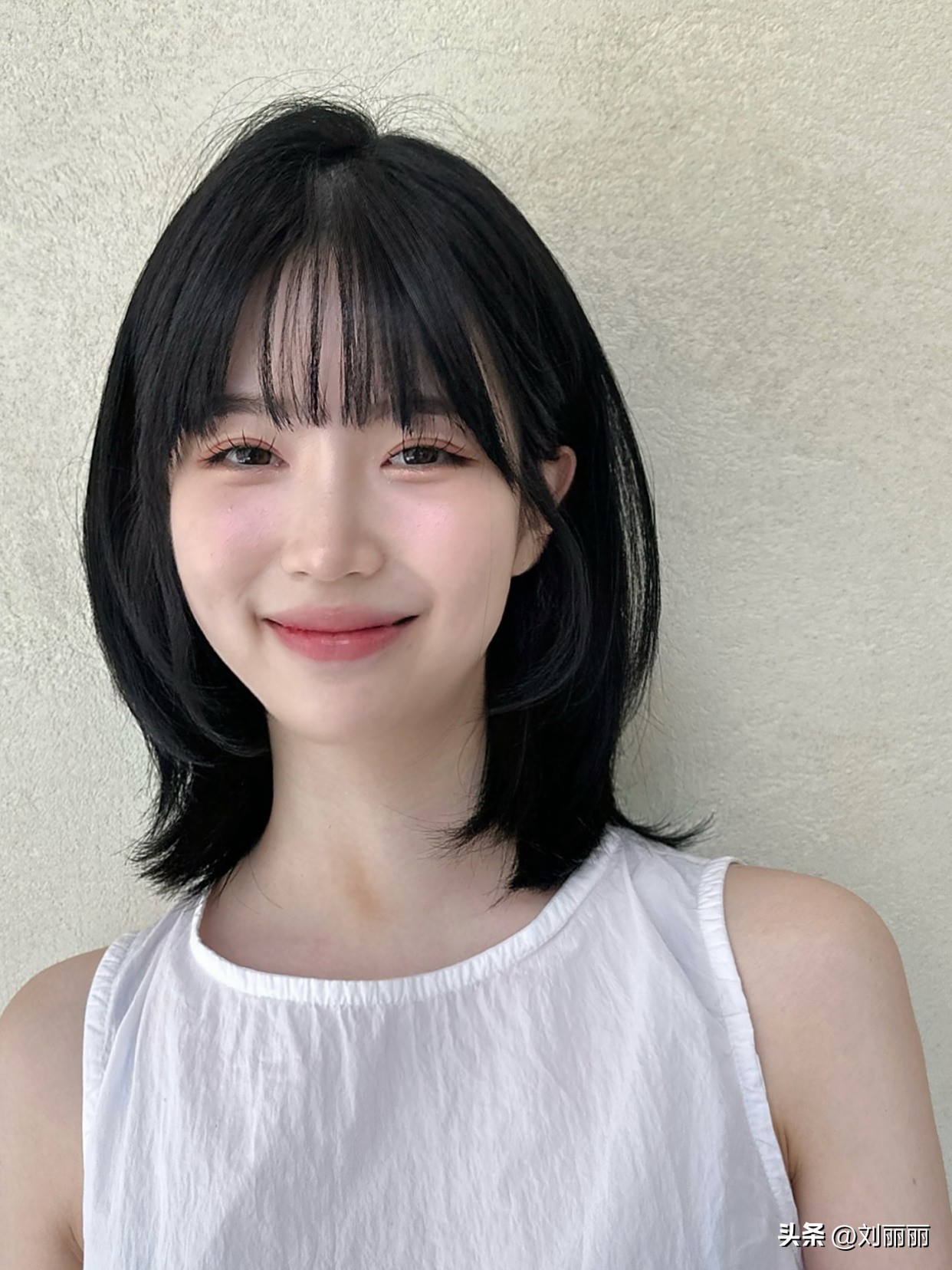 层次剪裁重塑脸型_女短发发型设计图片_韩式中短层次发型