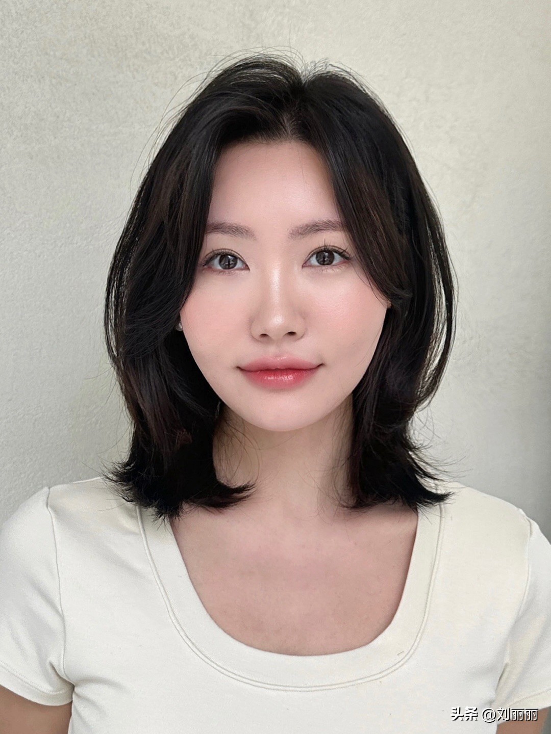 层次剪裁重塑脸型_韩式中短层次发型_女短发发型设计图片