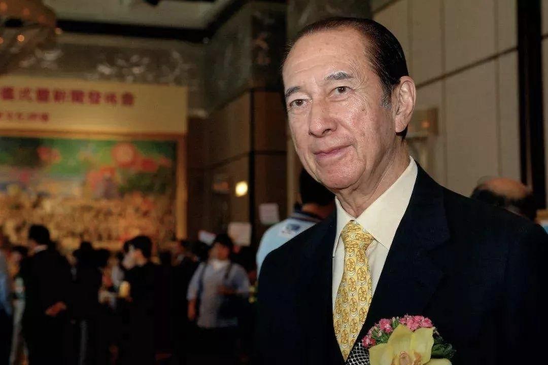 何鸿燊的传奇一生_赌王何鸿燊逝世_赌王何鸿燊视频
