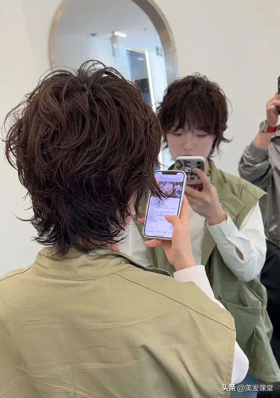 女短发发型设计图片_日系微卷蓬松短发造型_超短发烫发设计