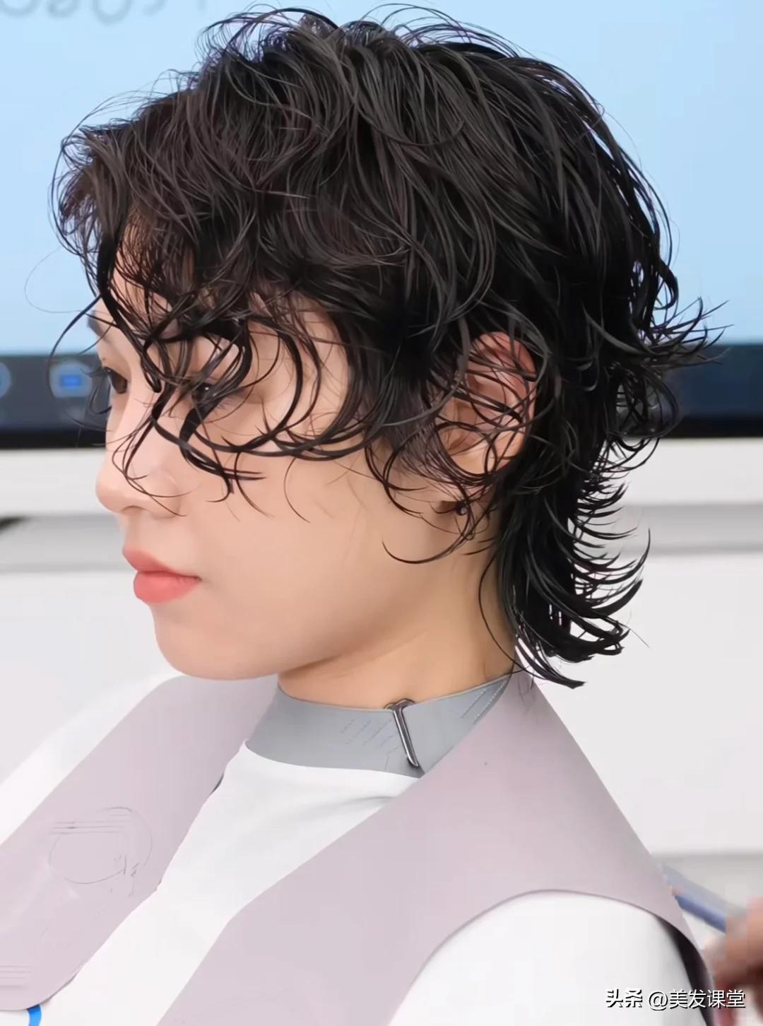日系微卷蓬松短发造型_超短发烫发设计_女短发发型设计图片