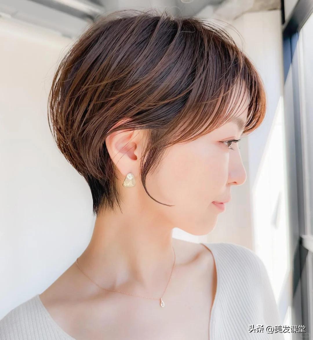 女短发发型设计图片_日系层次感挂耳短发 扁头女生 立体短发