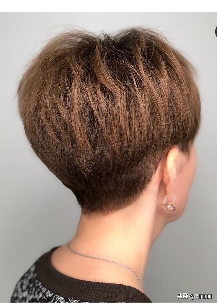 中年女性发型选择_女短发发型设计图片_层次短发