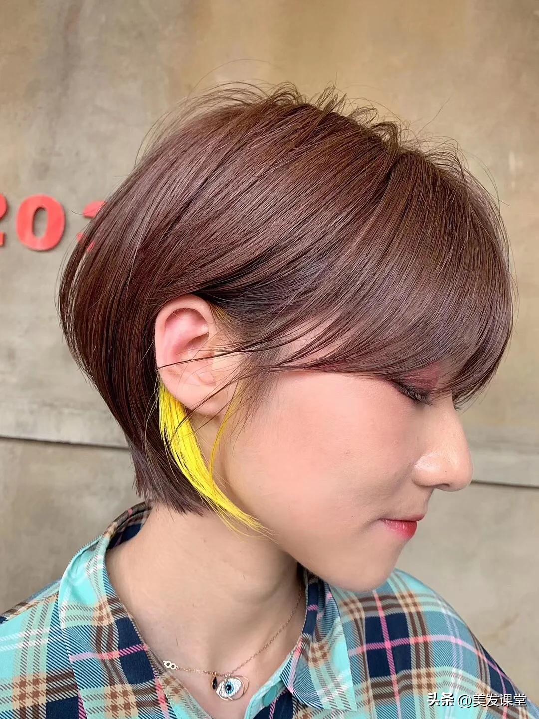 层次感蓬松短发_女短发发型设计图片_挂耳短发