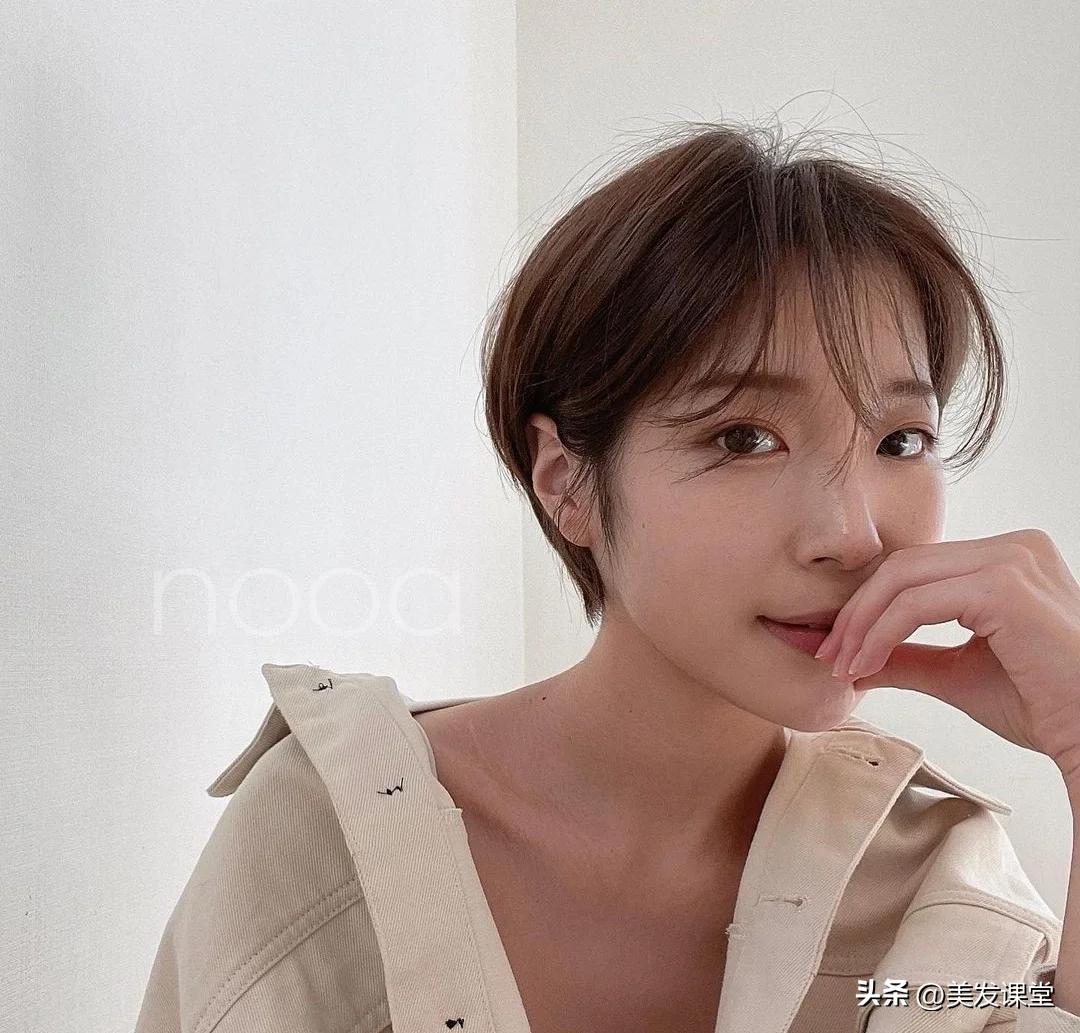 挂耳短发_女短发发型设计图片_层次感蓬松短发