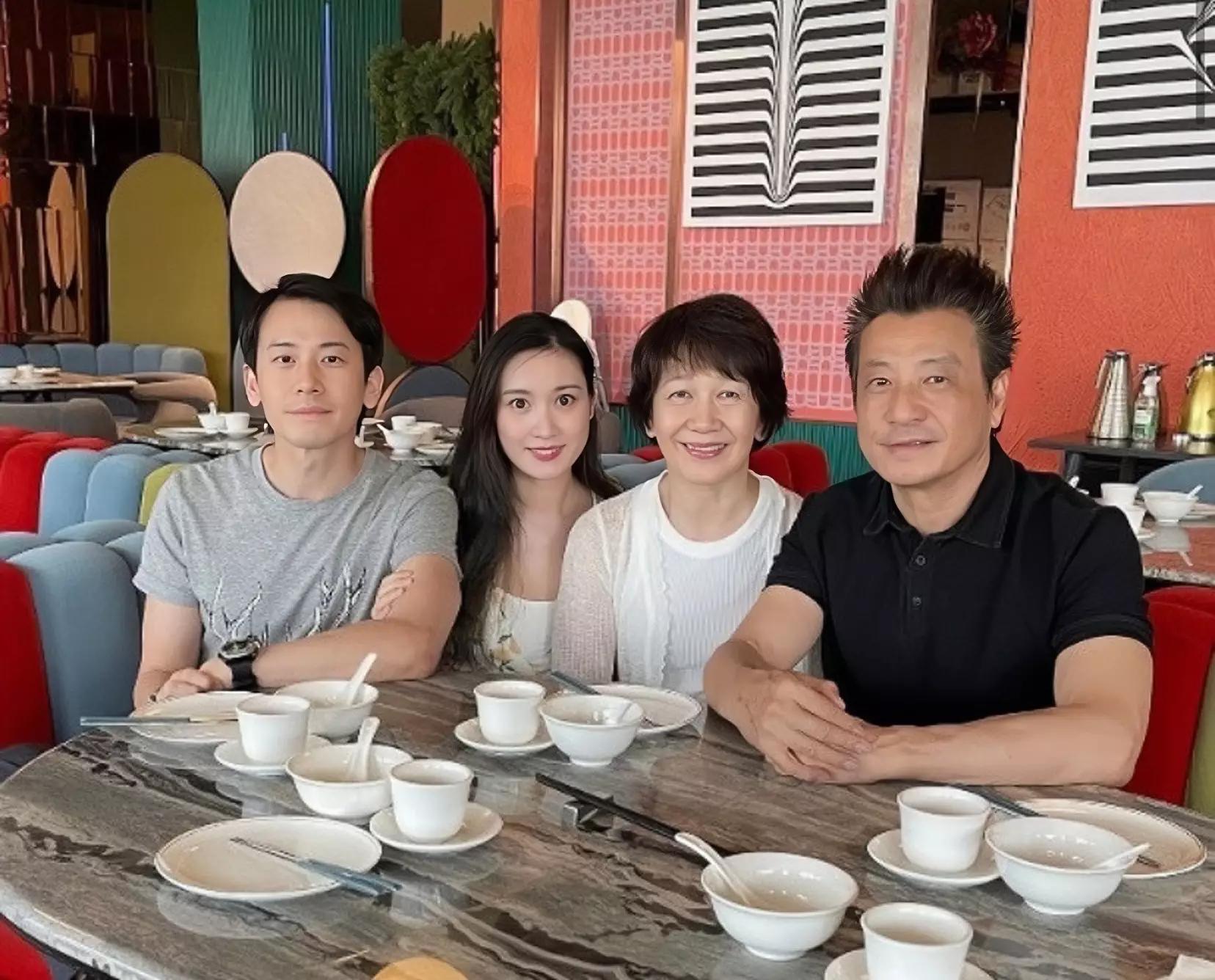 美女孕妇视频大全_陈宇琛 林佑蔚 怀孕9个月