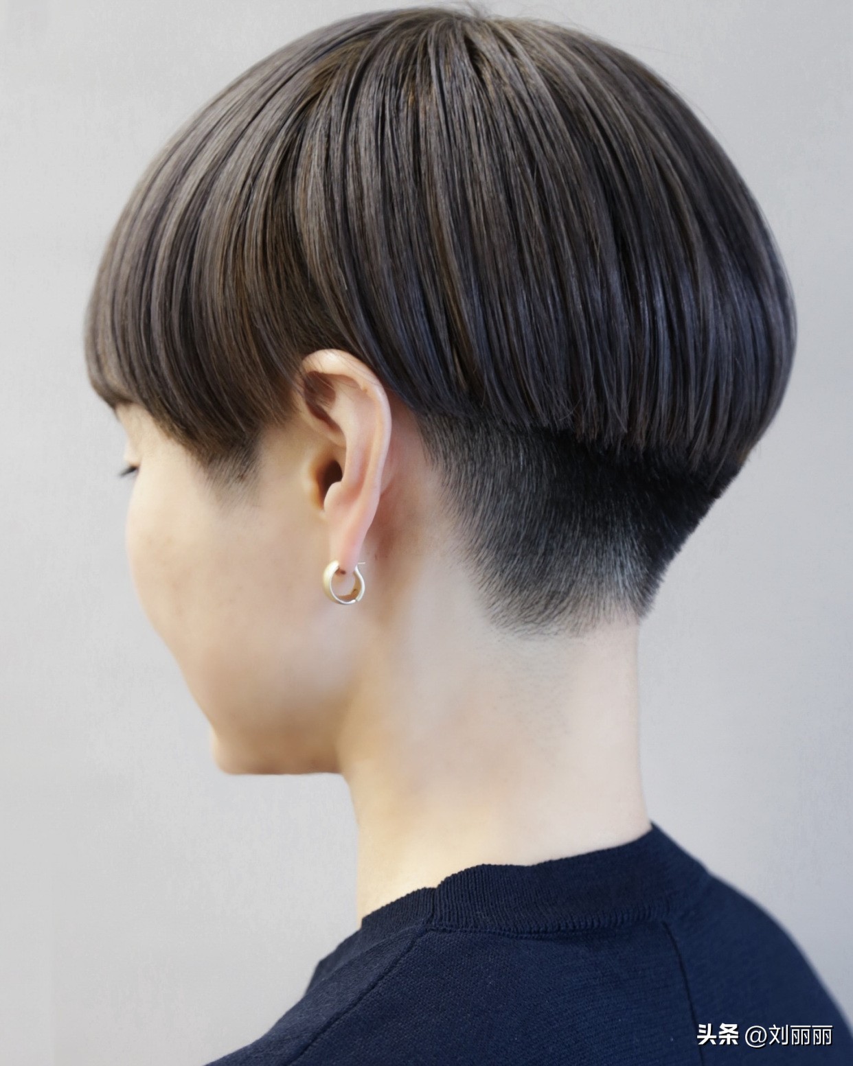 刘丽丽时尚发型_女短发发型设计图片_推后脖短发