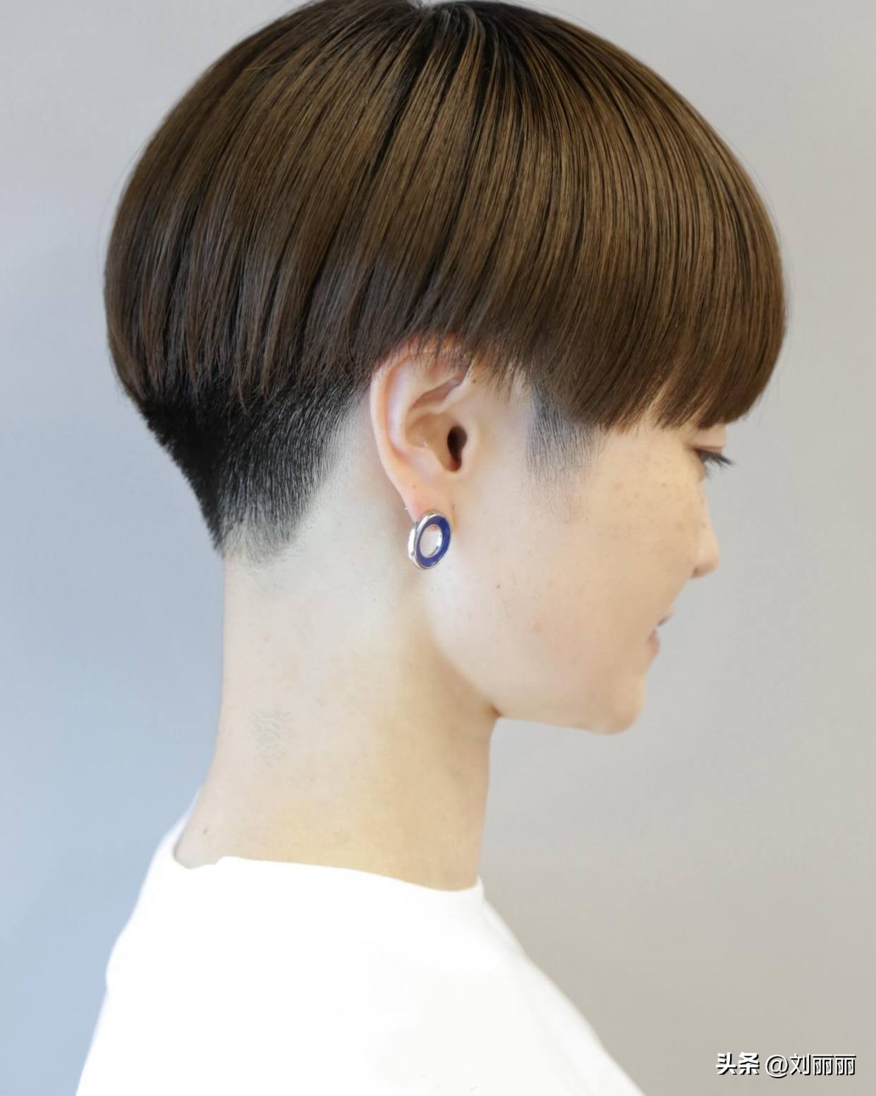 女短发发型设计图片_刘丽丽时尚发型_推后脖短发