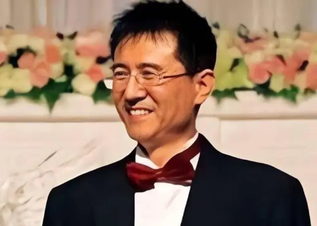 身价300亿富商徐威,宠袁立12年,为何转身迎娶奥运冠军张怡宁?