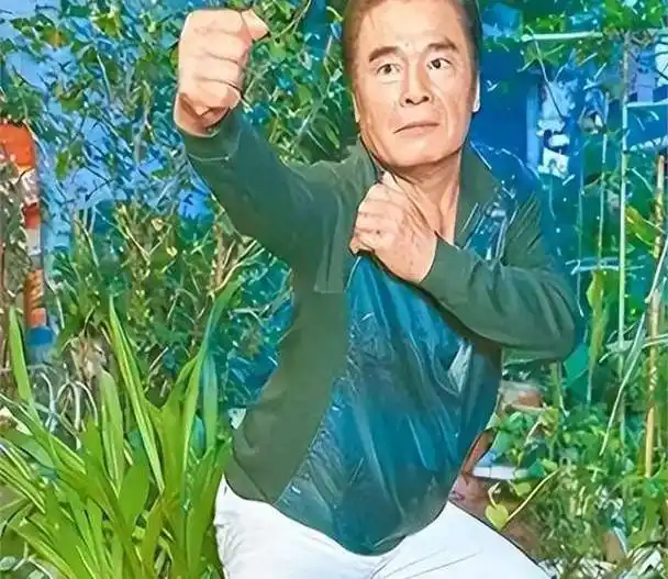 七旬富豪与六妻同屋,每月豪掷7万零花,今又迎娶小娇妻