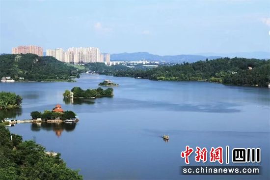 隆昌: 让“中国石牌坊之乡”走向更诗意的“远方”