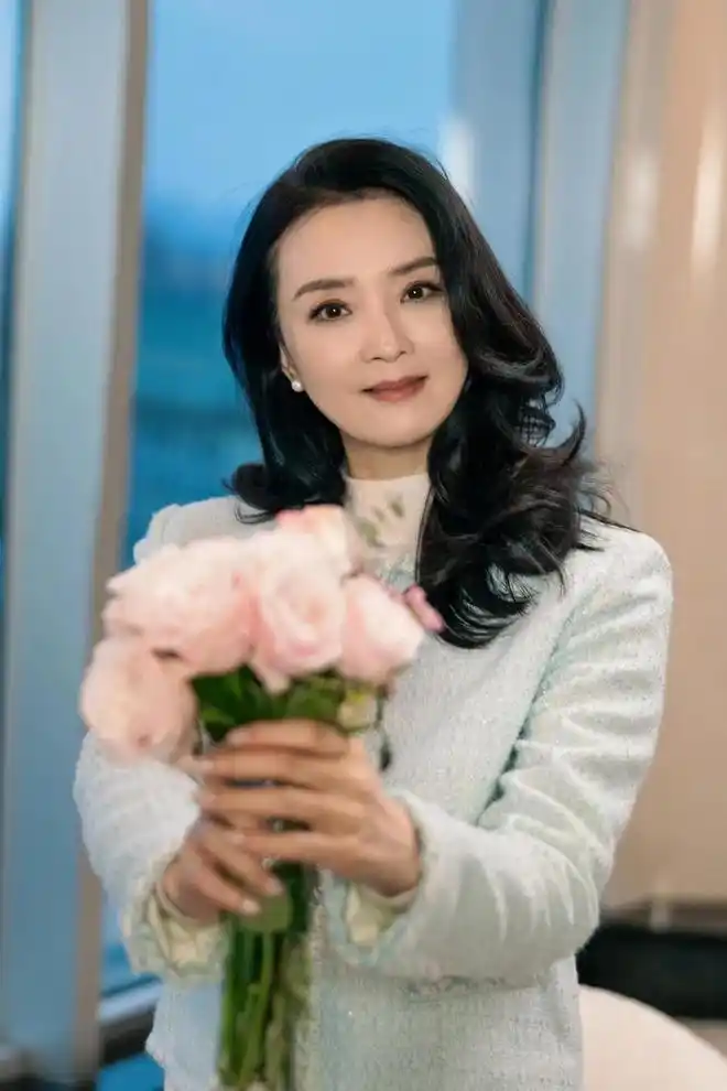 51岁王艳终于熬出头！婆婆去世、丈夫失联，23年忍辱终爆发