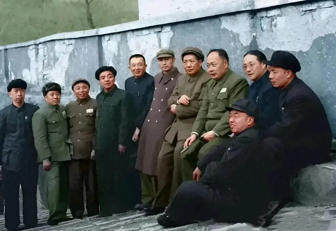 1953年,中央和地方领导同志,拜谒中山陵时的珍贵合影#老照片