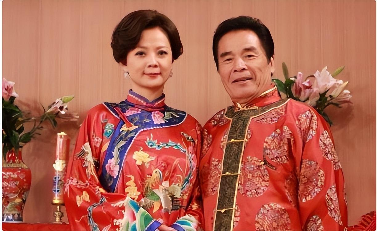 老戏骨雷洪：6个老婆同住一屋，每人每月7万零花钱，71岁娶第七房