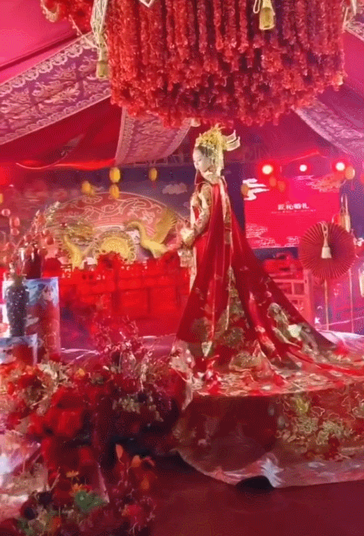 中式婚礼火遍全球！华丽梦幻有排面，国外网友：我也想整一个