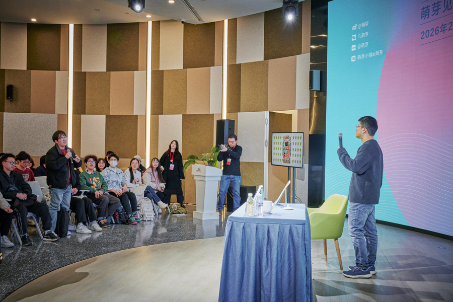 “聊天记录”怎么写新概念作文？AI时代呼唤“我手写我心”