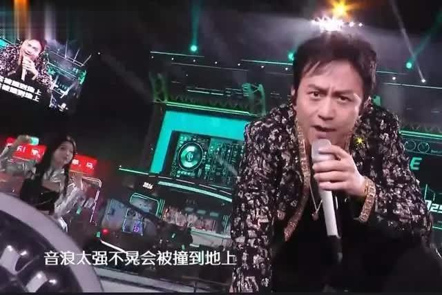 邓超炸场湖南卫视跨年晚会,全开麦唱跳封神,收视登顶燃爆全网!
