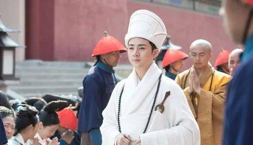 8位男星男生女相,有的越来越娇俏,有的成油腻大叔,长发遭人嫌