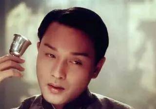 8位男星男生女相,有的越来越娇俏,有的成油腻大叔,长发遭人嫌