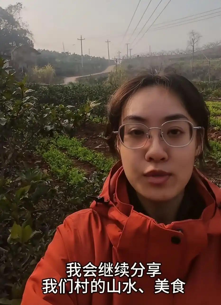 穿名牌下基层，不够接地气？女村干部下乡走红，网友不要太苛刻了